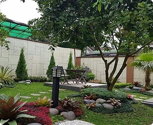 Taman belakang rumah